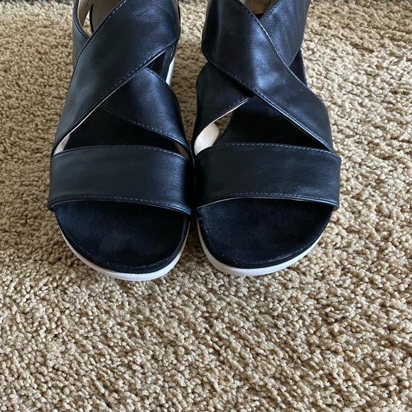 Adrienne Vittadini Sport Black Platform Sandals - Picture 3 of 10